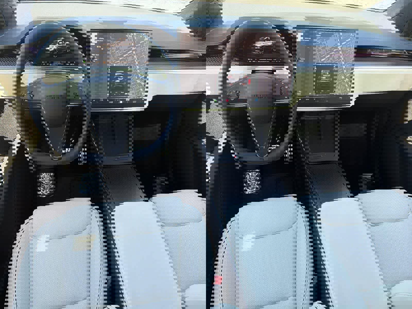 Used 2022 Tesla Model X Plaid image 12