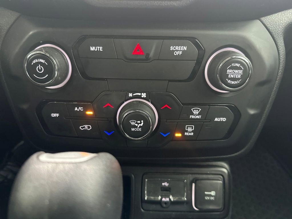 Used 2020 Jeep Renegade Altitude image 14