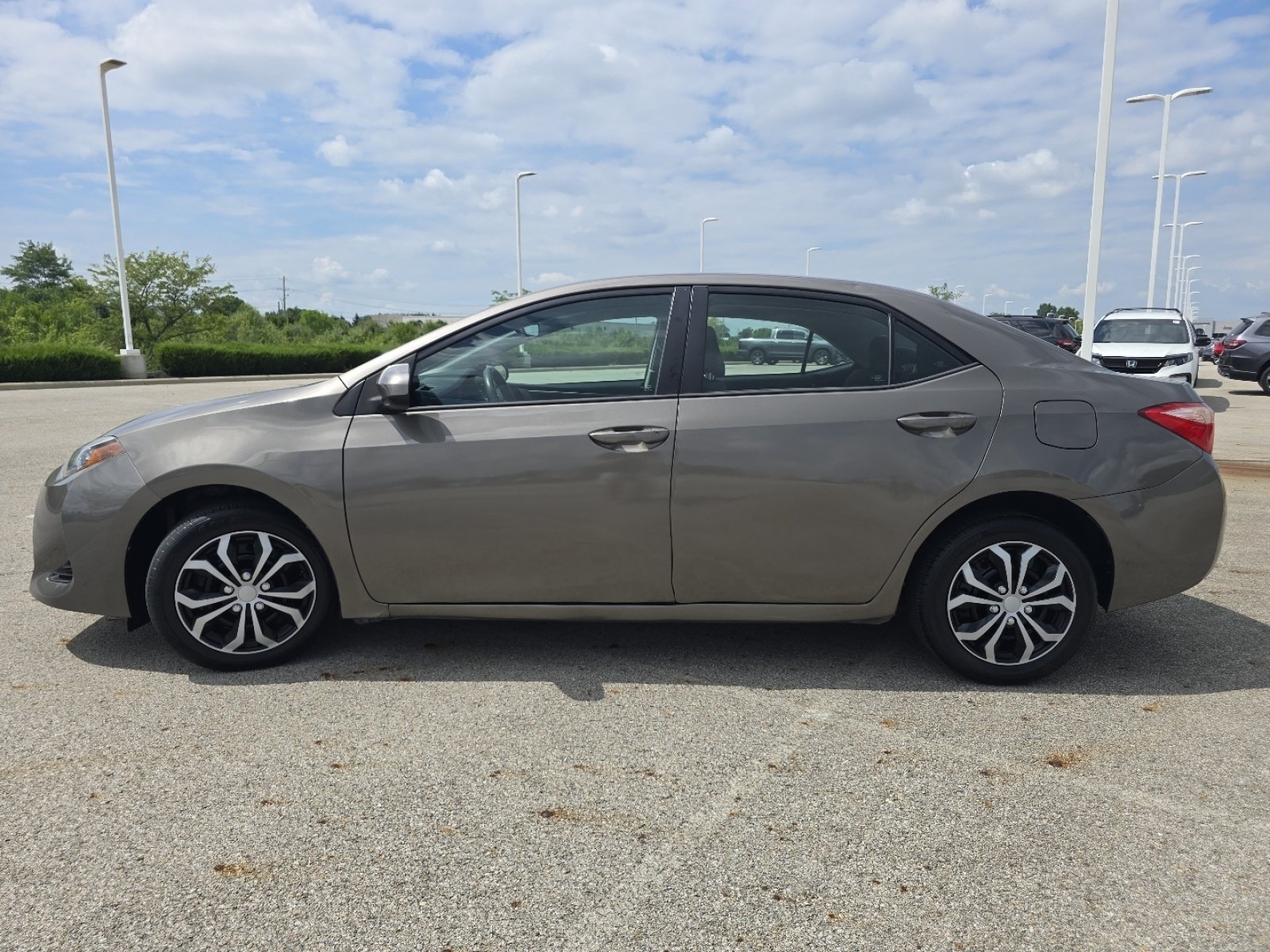 Used 2017 Toyota Corolla LE w/ Carpet Mat Package (TMS) FWD image 14