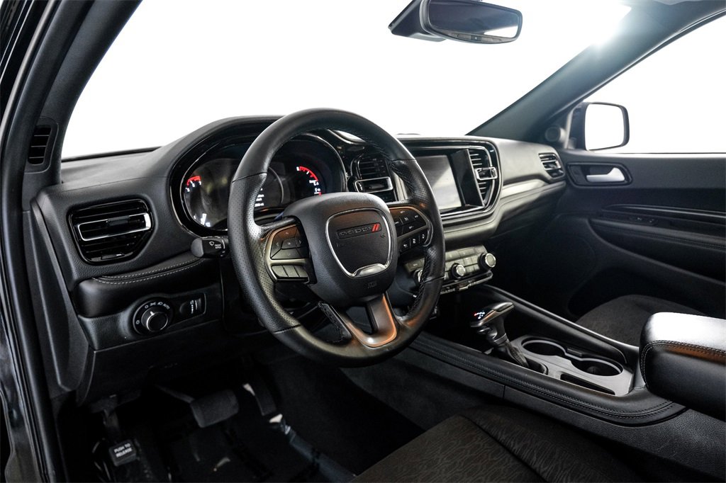 Used 2024 Dodge Durango SXT w/ SXT Blacktop Group image 2