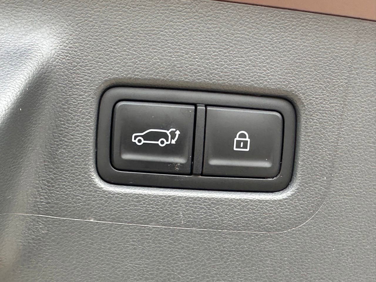 Used 2025 Hyundai Santa Fe Calligraphy image 16