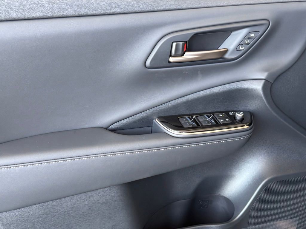 New 2025 Toyota Crown Signia image 15