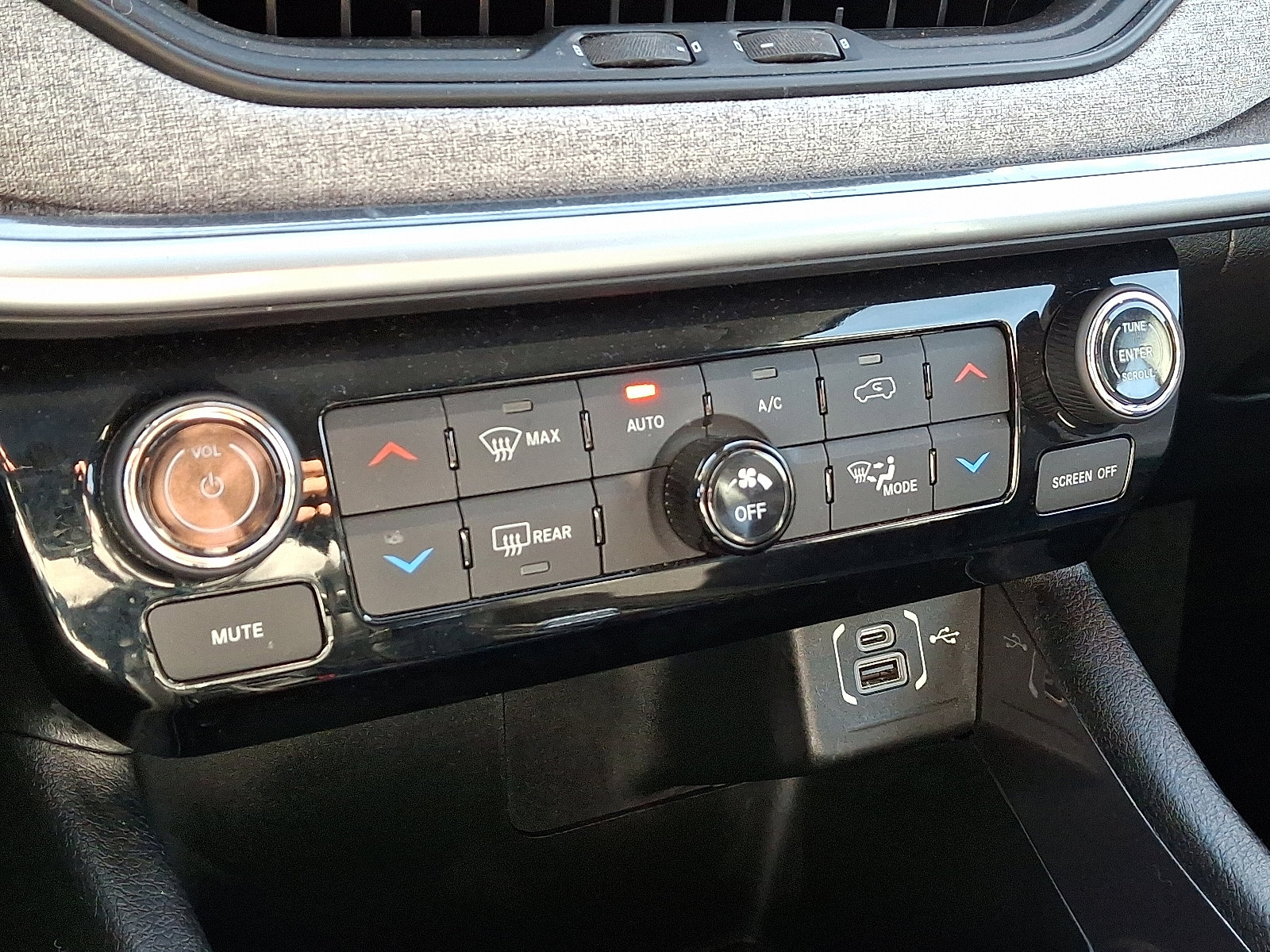 Certified 2022 Jeep Compass Latitude w/ Convenience Group image 16