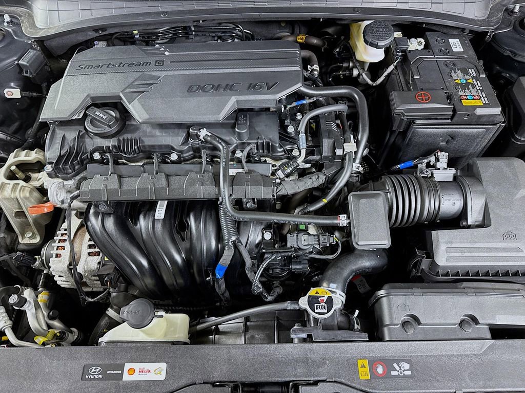 Certified 2023 Hyundai Elantra Limited FWD image 33