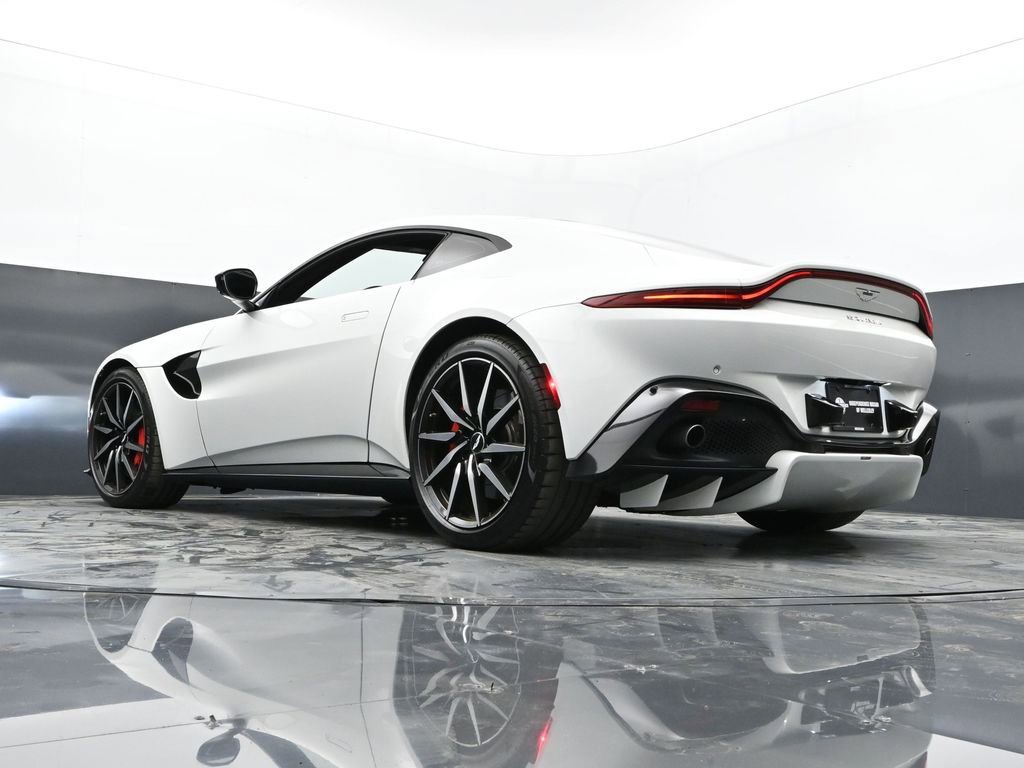 Used 2019 Aston Martin V8 Vantage Coupe image 46