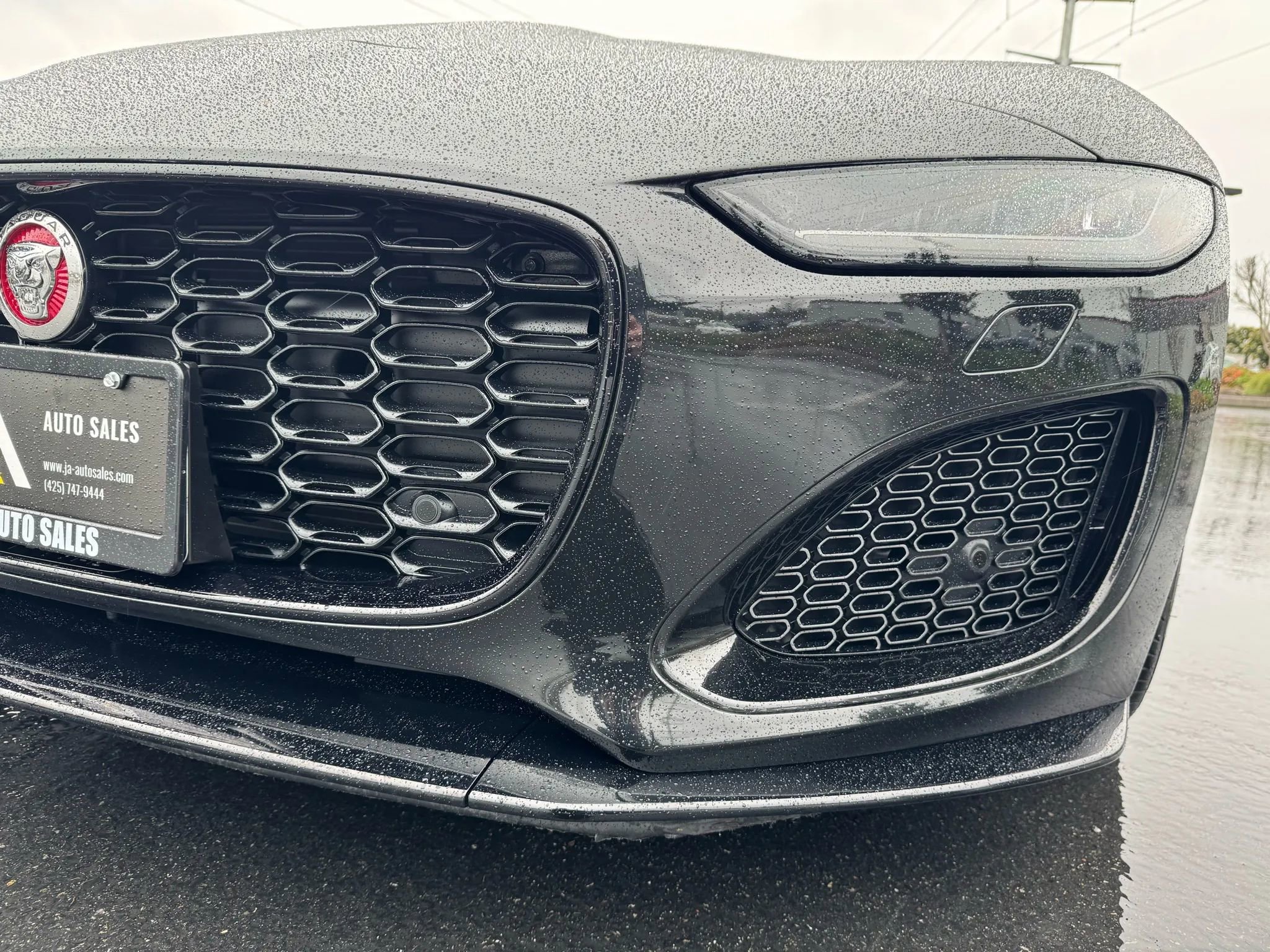 Used 2023 Jaguar F-TYPE Coupe image 14