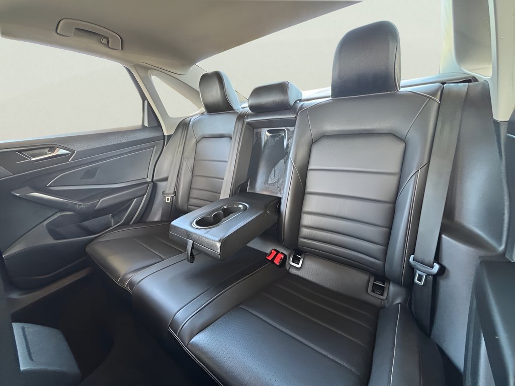 Used 2024 Volkswagen Jetta SE FWD image 30