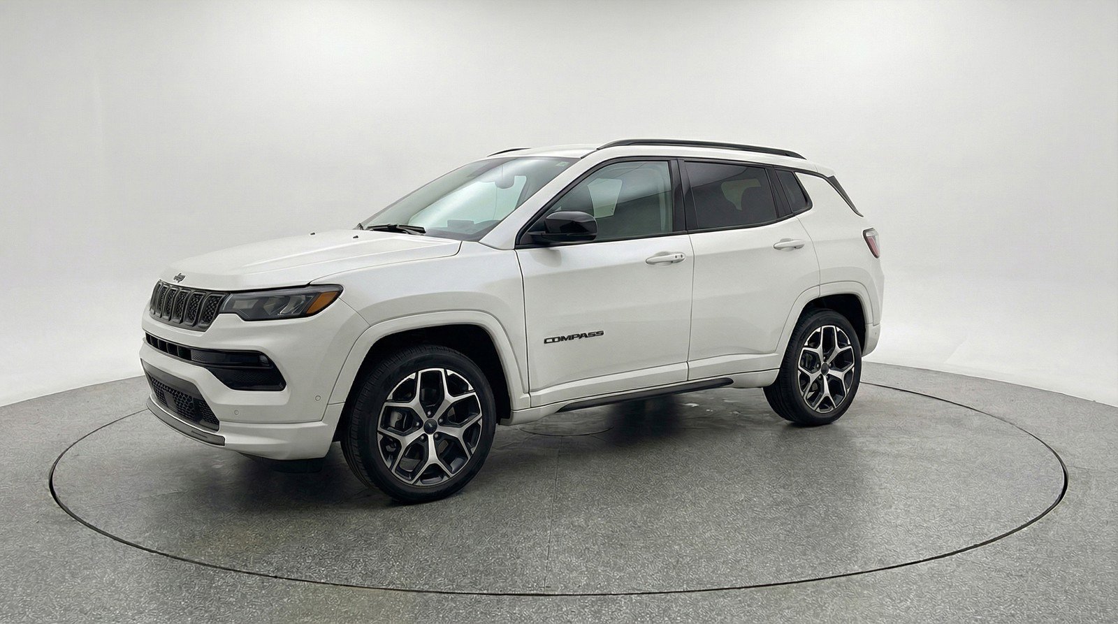 Used 2025 Jeep Compass Limited image 3