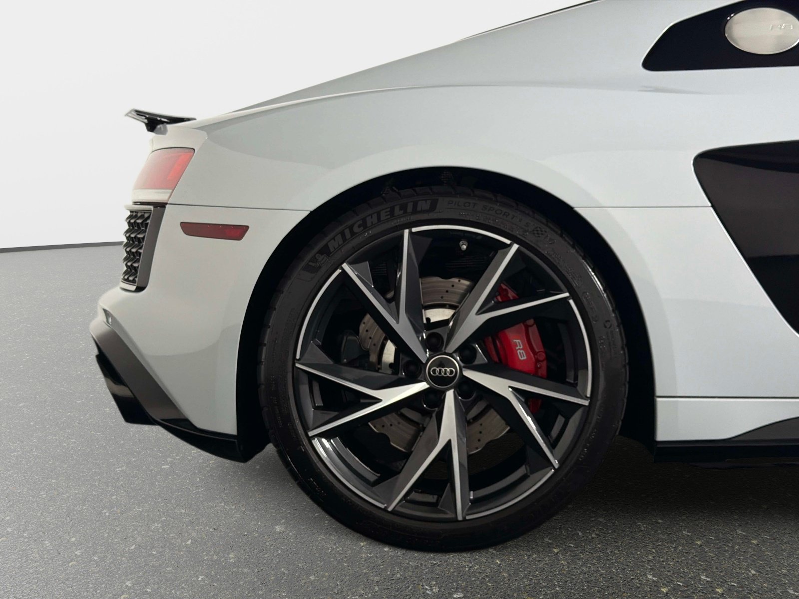Used 2023 Audi R8 V10 performance RWD image 21