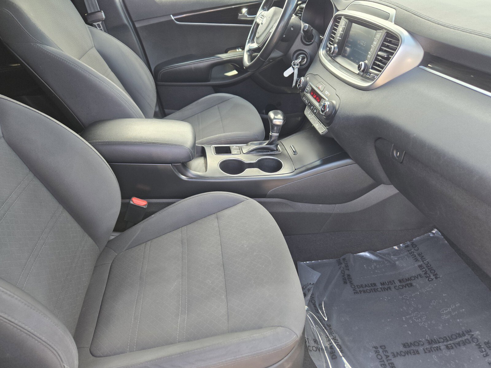 Used 2019 Kia Sorento S image 11