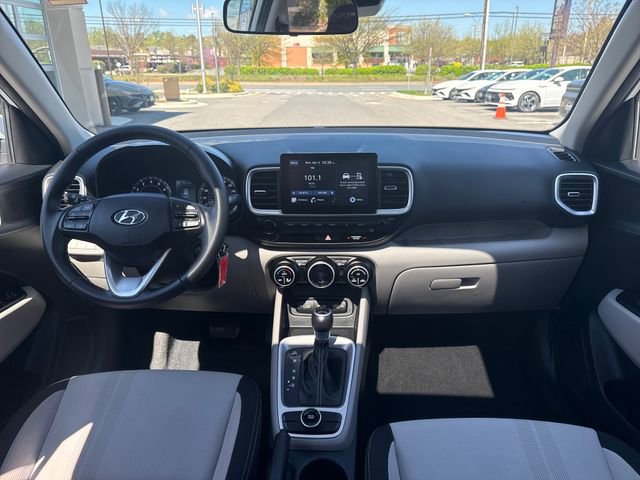 Certified 2022 Hyundai Venue SEL w/ Cargo Package image 12