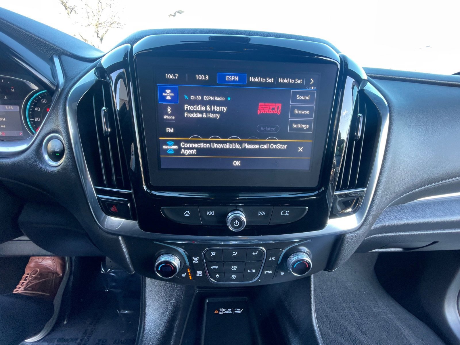 Used 2023 Chevrolet Traverse LT image 21