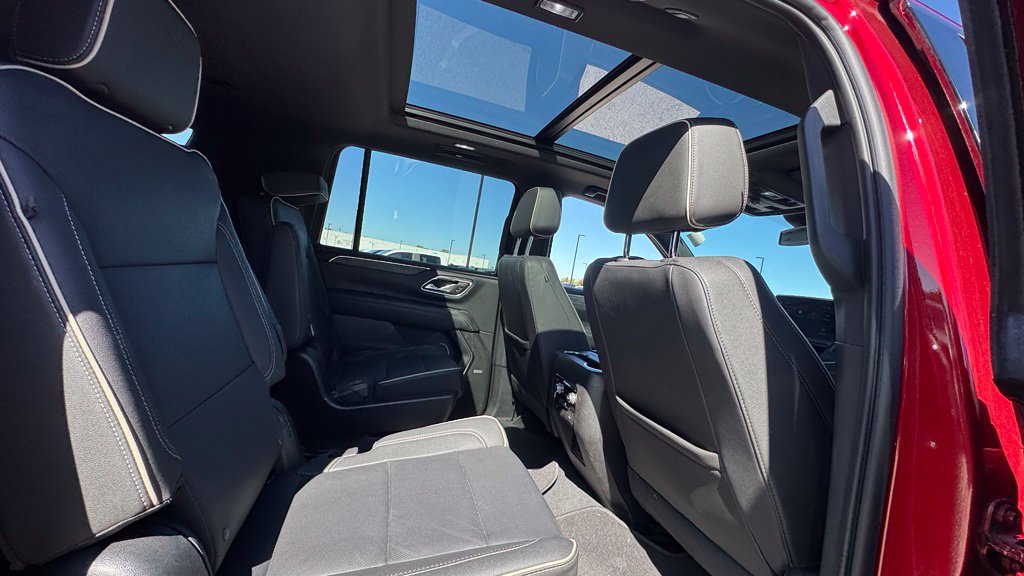 Used 2023 GMC Yukon XL SLT AWD/4WD image 10