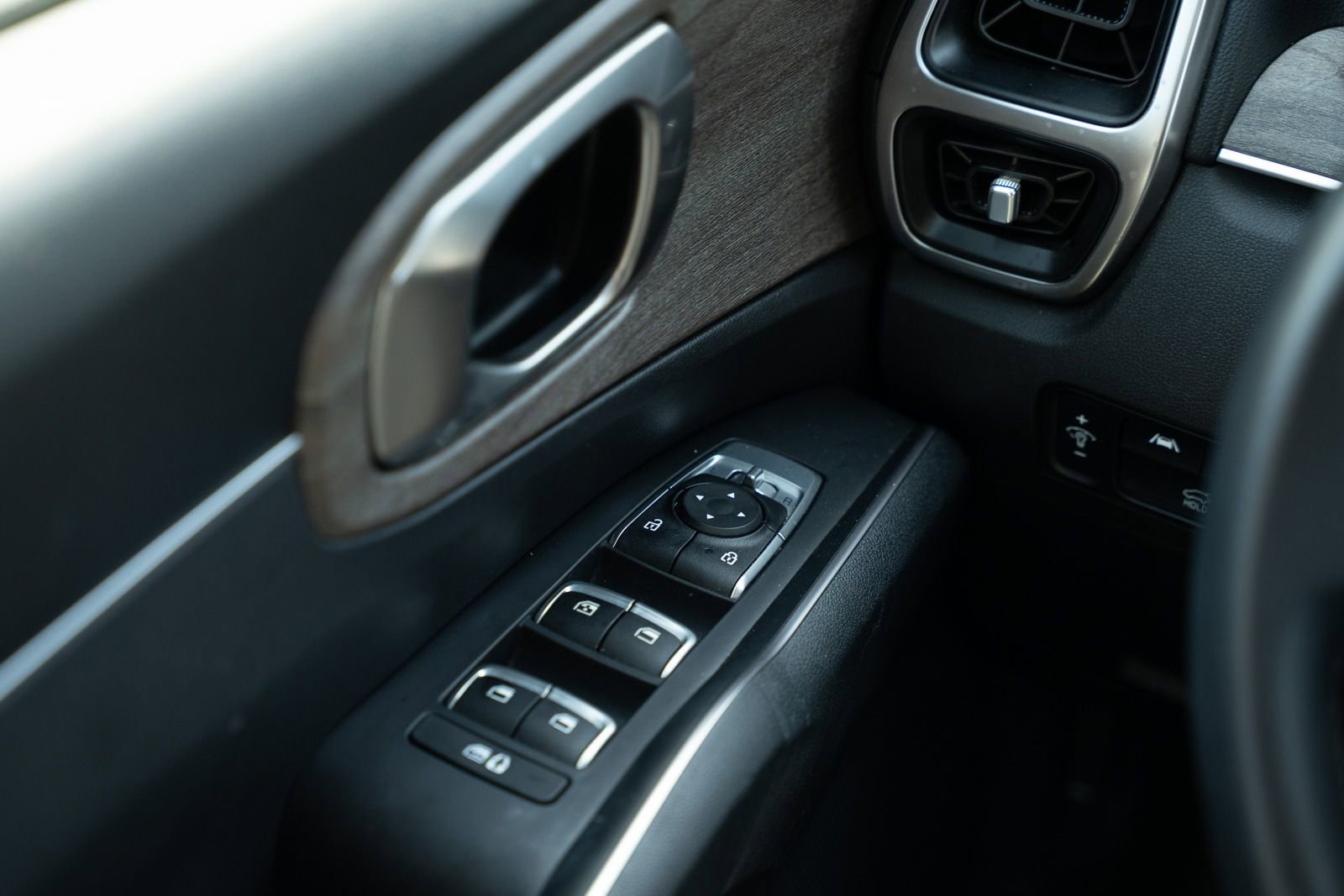 Used 2023 Kia Sorento X-Line EX image 29