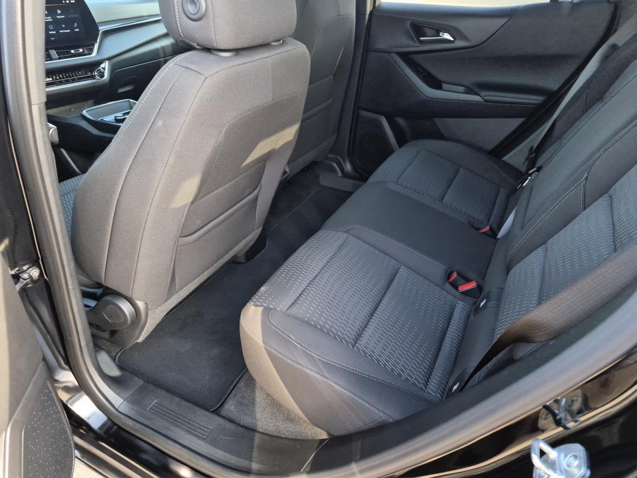 Certified 2026 Chevrolet Equinox LT AWD/4WD image 13