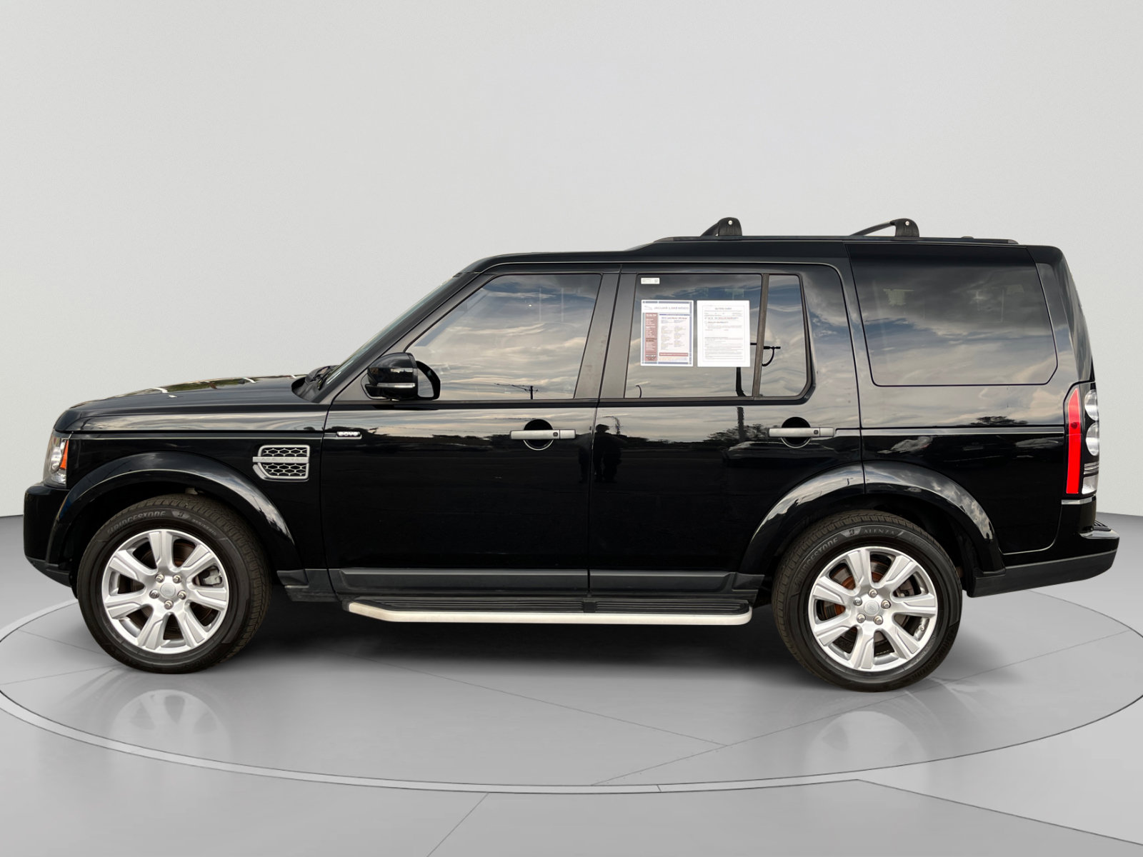 Used 2015 Land Rover LR4 HSE AWD/4WD image 2