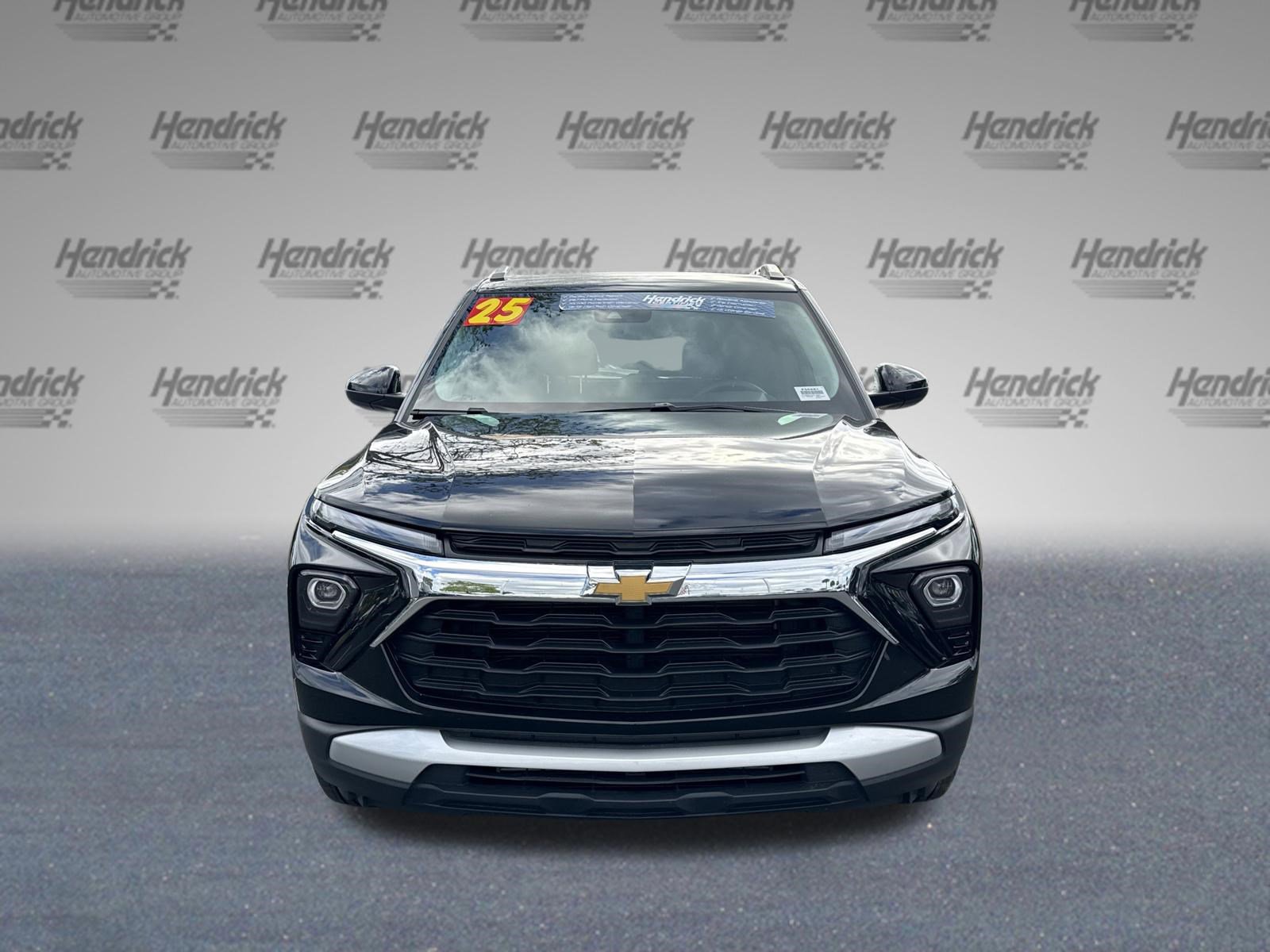 Used 2025 Chevrolet TrailBlazer LT image 3