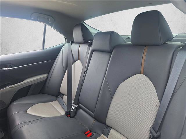 Used 2020 Toyota Camry XLE FWD image 15