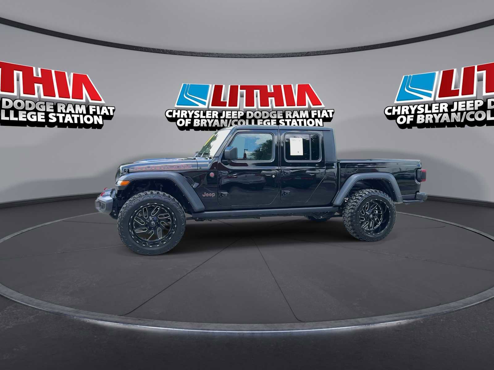 Used 2023 Jeep Gladiator Rubicon w/ LED Lighting Group AWD/4WD image 4