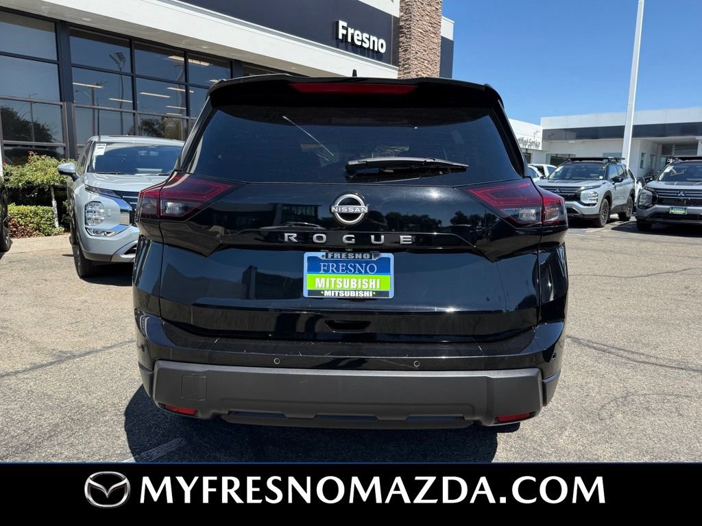 Used 2024 Nissan Rogue S FWD image 8