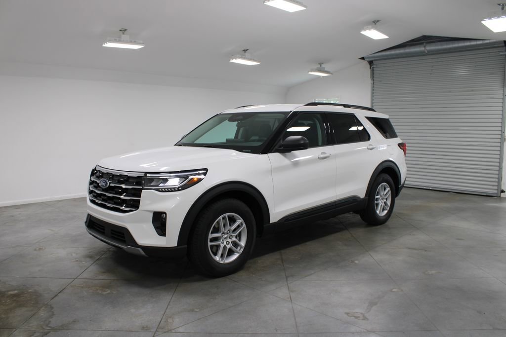 New 2026 Ford Explorer Active image 3