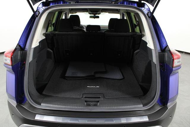 Certified 2023 Nissan Rogue SV FWD image 18