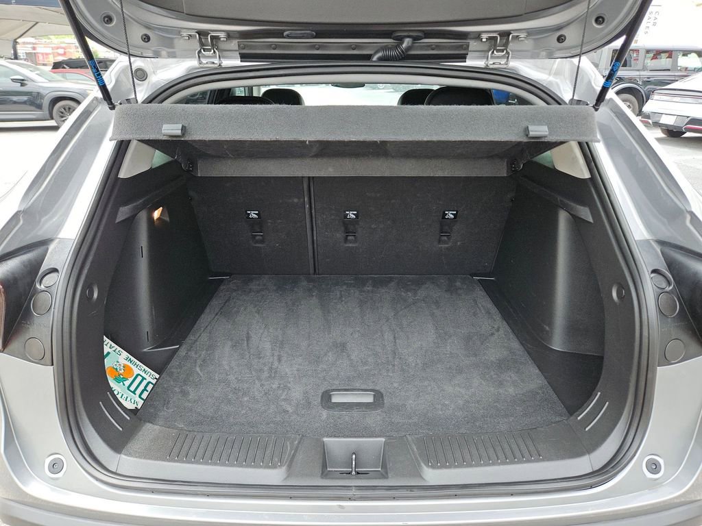 Used 2025 Chevrolet Trax LT w/ LT Convenience Package FWD image 27