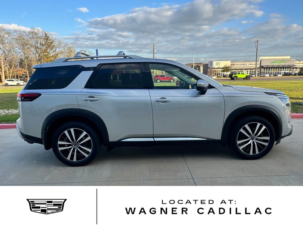 Used 2024 Nissan Pathfinder Platinum image 6