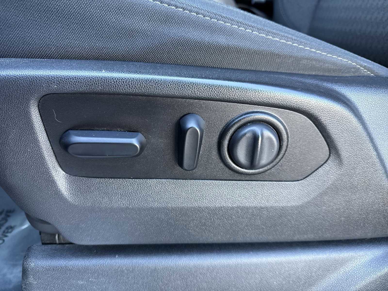 Used 2021 Chevrolet Silverado 1500 LT w/ Bed Protection Package image 16