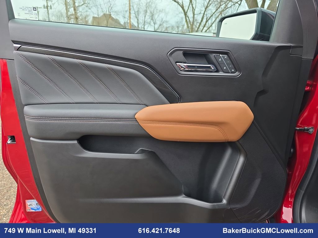 Used 2025 GMC Canyon AT4 w/ Nightfall Edition image 26