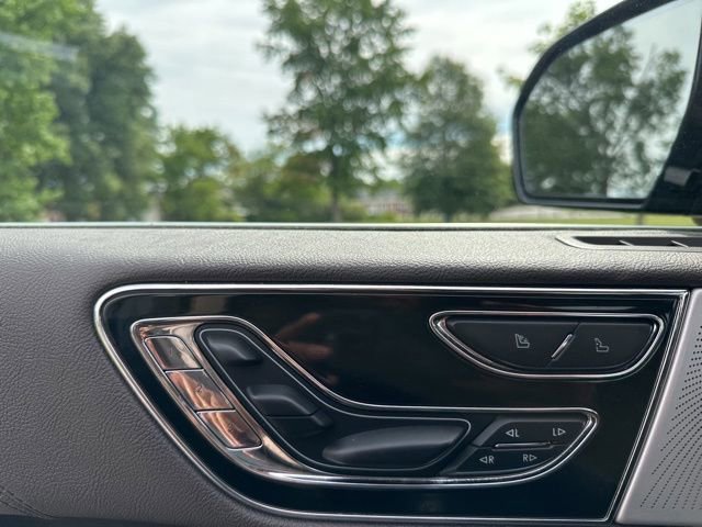 Used 2022 Lincoln Navigator Reserve AWD/4WD image 35