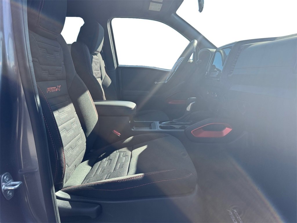 Used 2024 Nissan Frontier Pro-X image 15