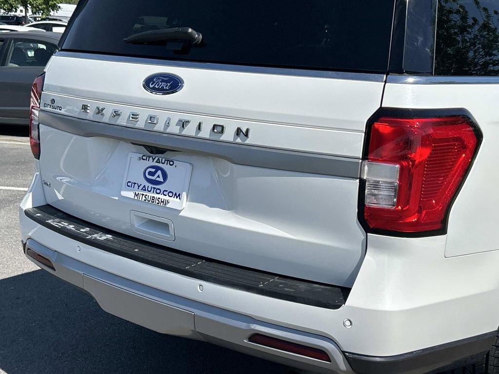 Used 2024 Ford Expedition XLT image 12