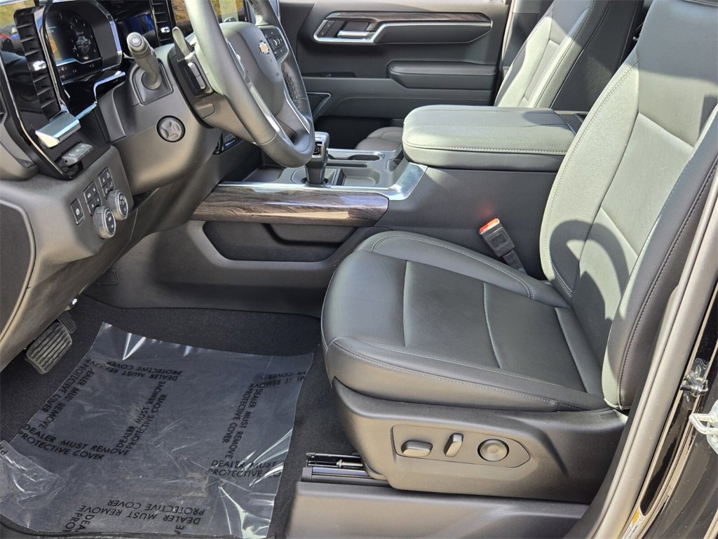 Used 2025 Chevrolet Silverado 1500 LTZ image 10