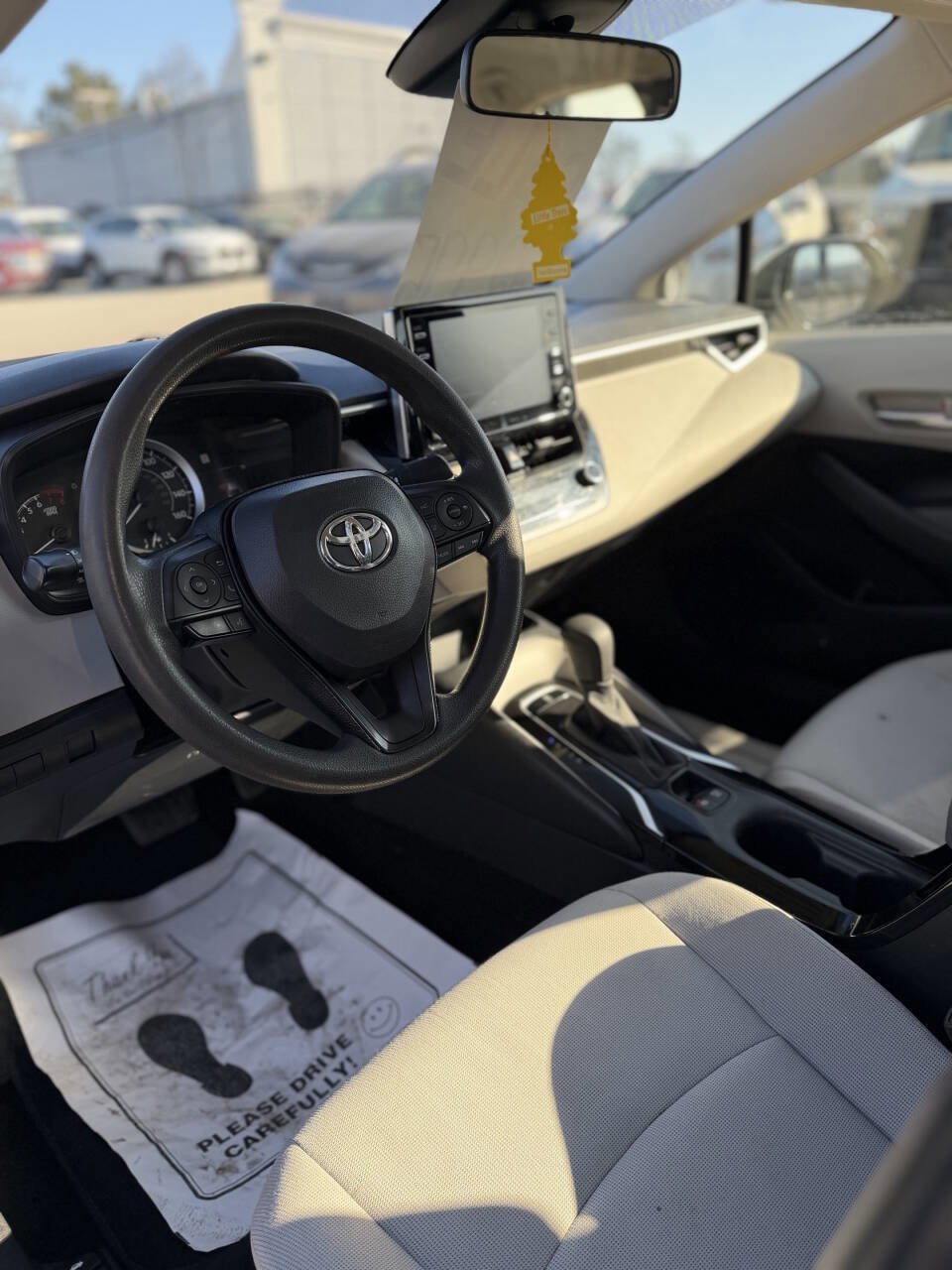 Used 2020 Toyota Corolla LE image 12