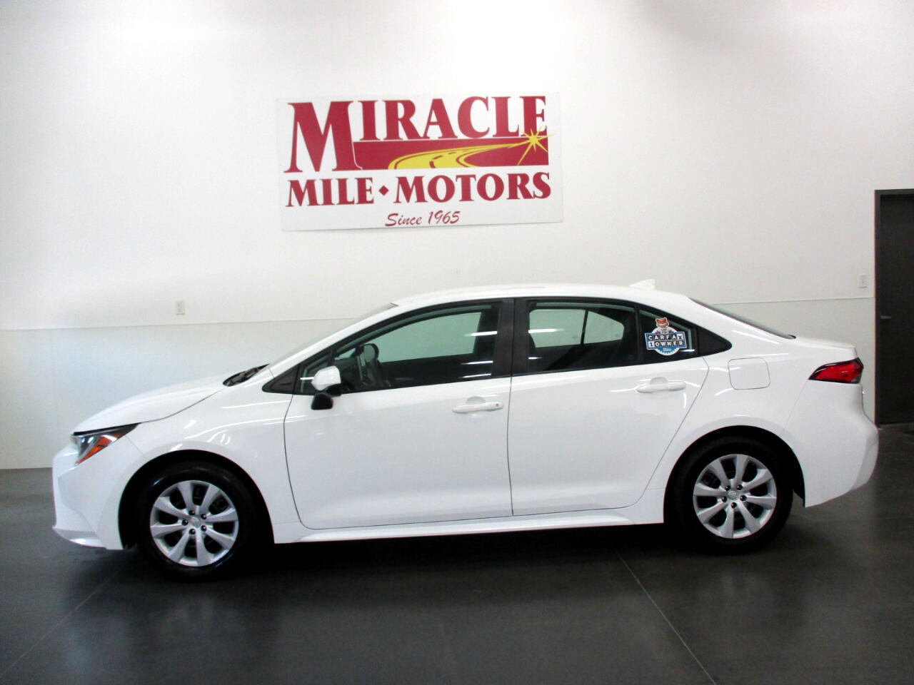 Used 2021 Toyota Corolla LE image 2
