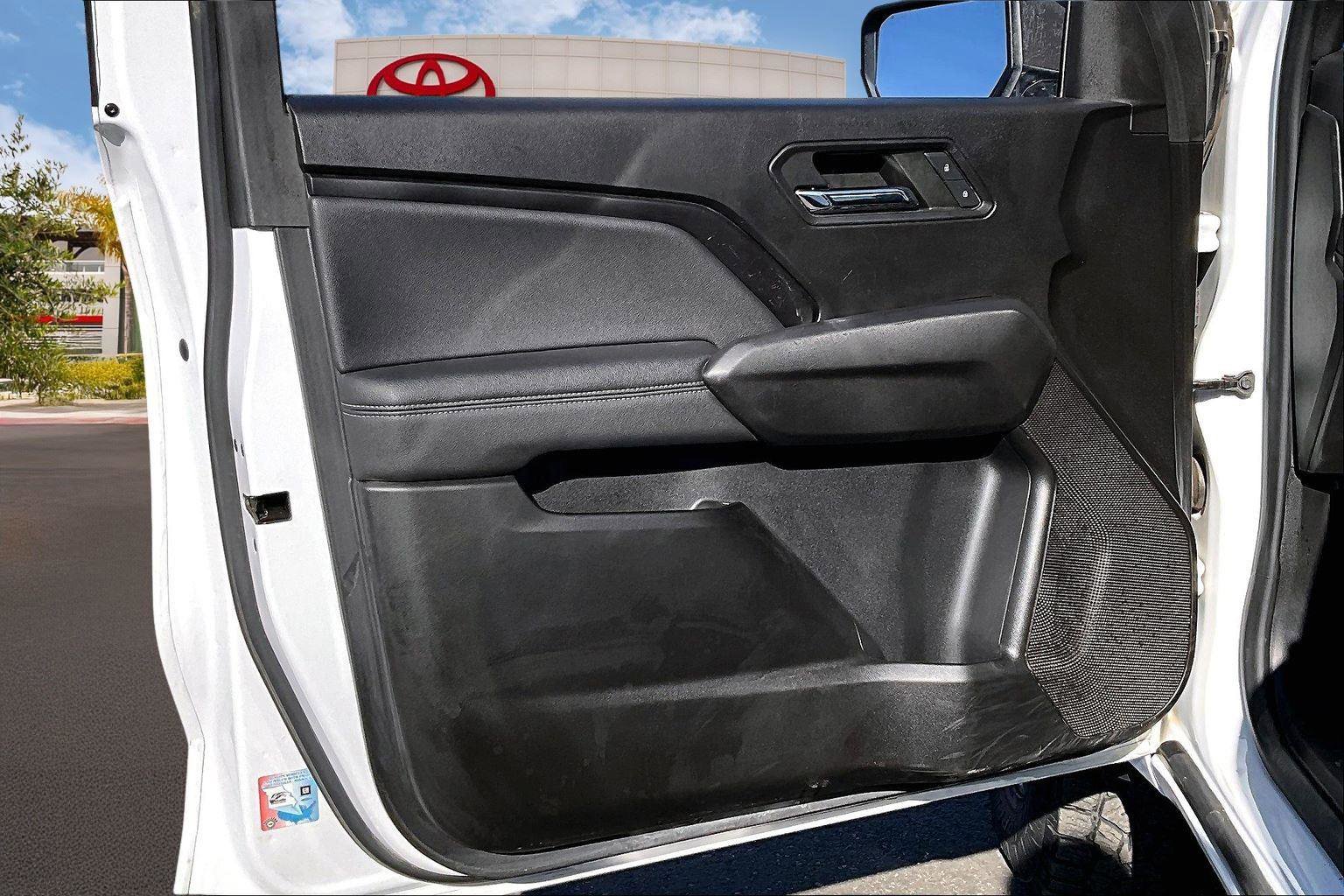 Used 2023 Chevrolet Colorado LT w/ LT Convenience Package image 23