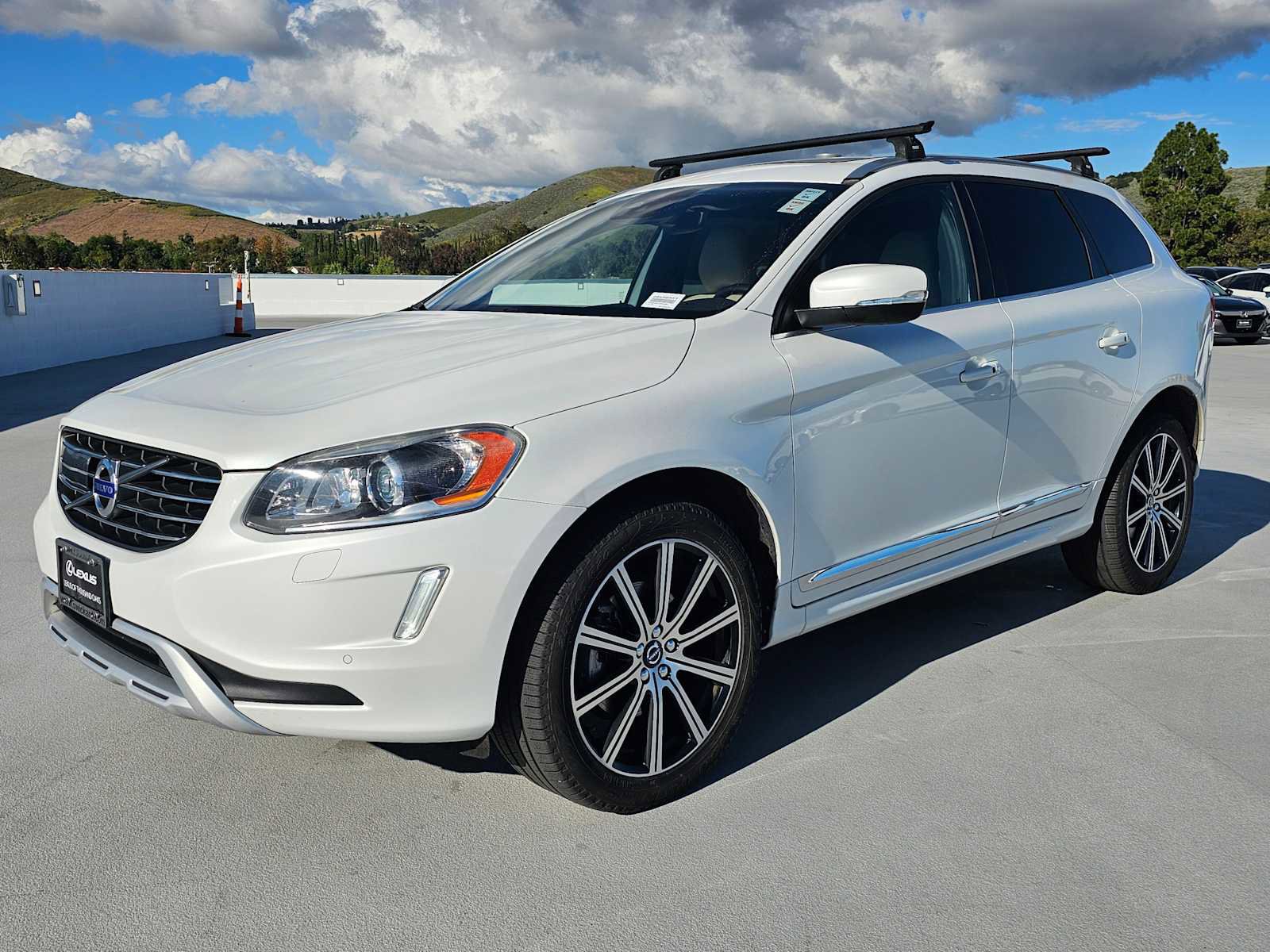 Used 2016 Volvo XC60 T6 Platinum w/ Climate Package image 3