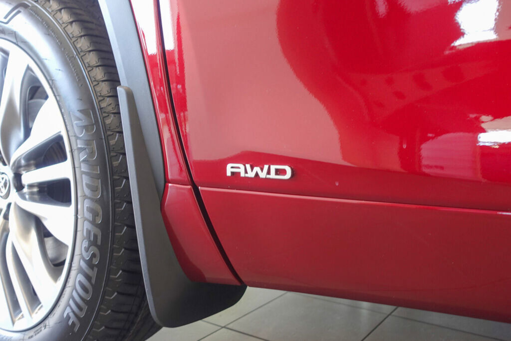 New 2026 Toyota Highlander Platinum image 11