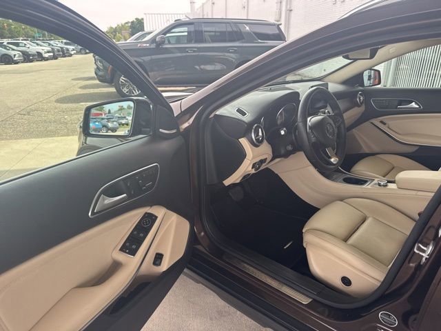 Used 2017 Mercedes-Benz GLA 250 4MATIC image 6
