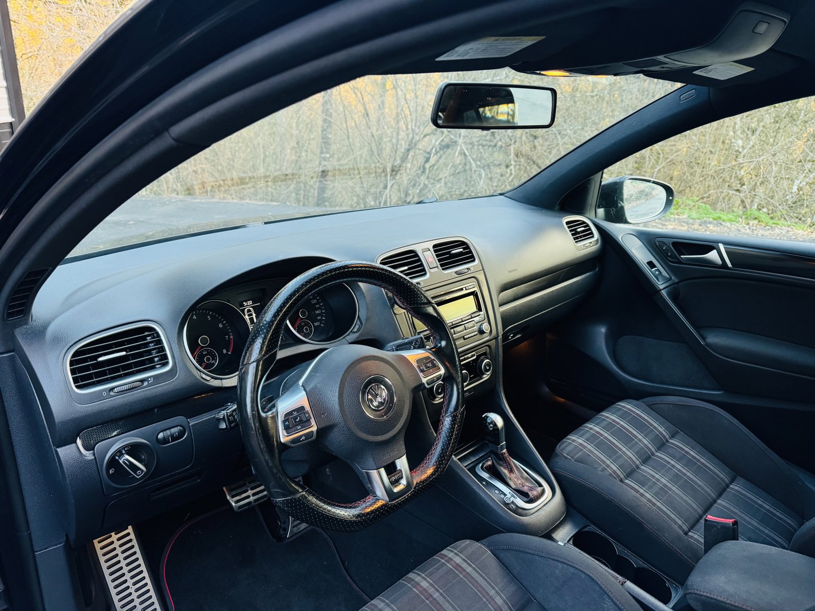 Used 2014 Volkswagen GTI Wolfsburg Edition FWD image 10