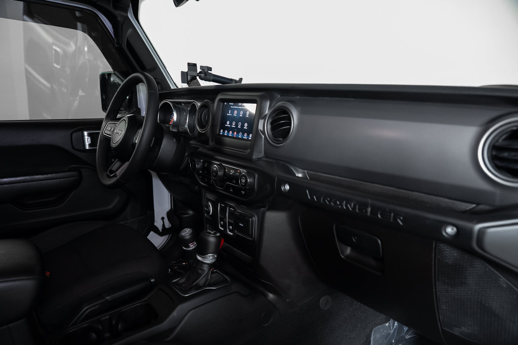 Used 2023 Jeep Wrangler Sport AWD/4WD image 36
