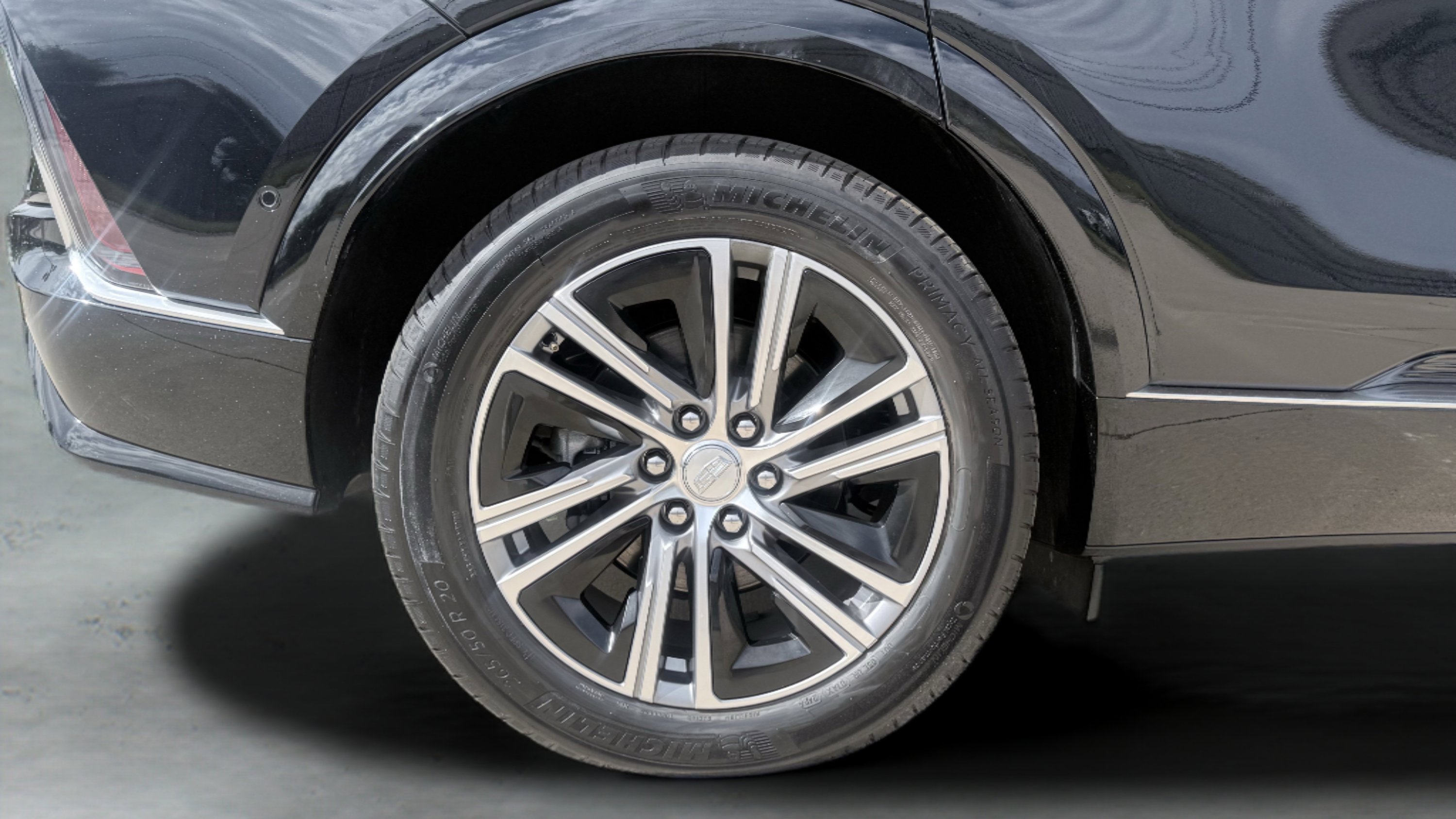 Used 2025 Cadillac Lyriq Luxury AWD/4WD image 11