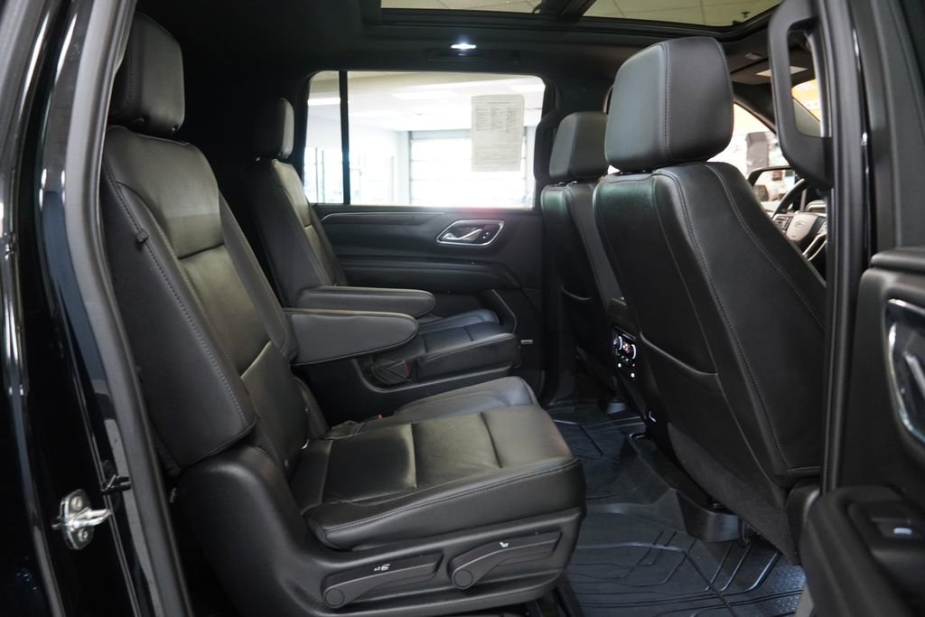 Used 2021 Chevrolet Suburban Z71 w/ Z71 Signature Package AWD/4WD image 35