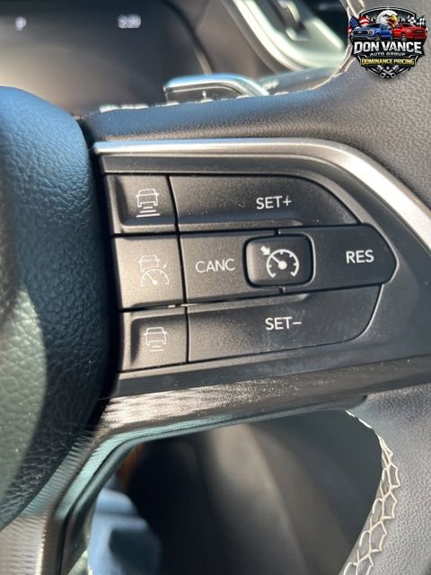 Used 2025 Jeep Grand Cherokee Laredo w/ Trailer Tow Package image 15