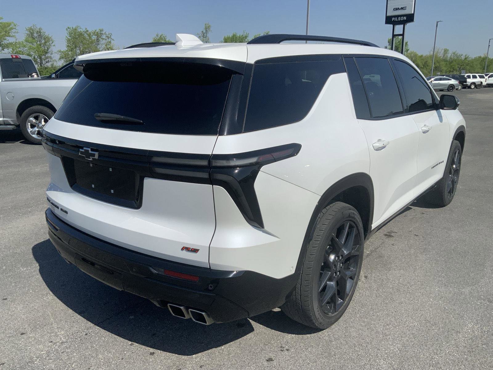 Used 2024 Chevrolet Traverse RS w/ LPO, Floor Liner Package AWD/4WD image 8