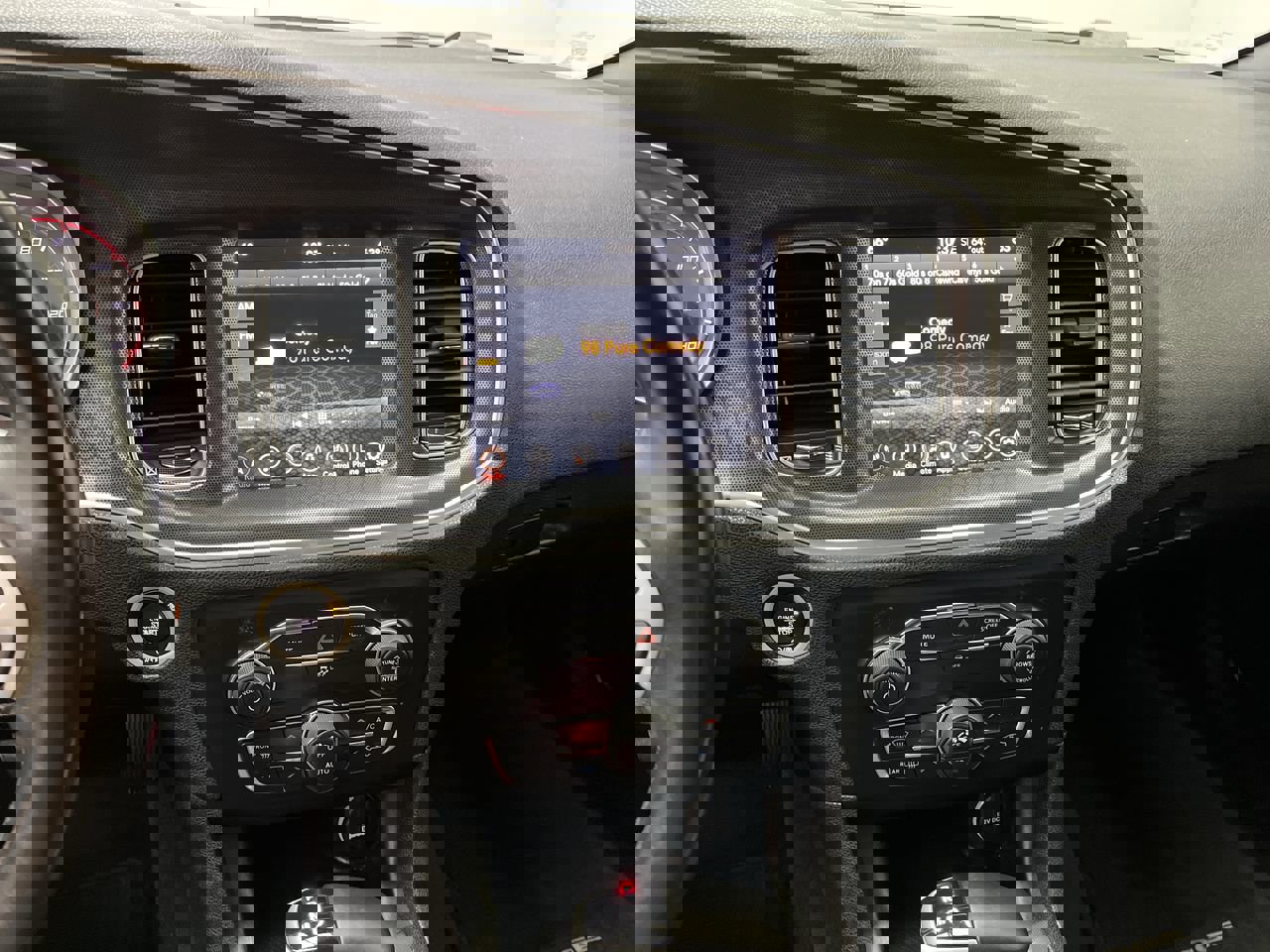 Used 2017 Dodge Charger SXT image 17