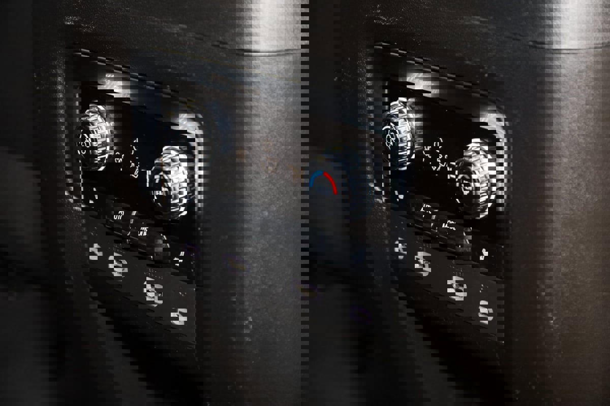 Used 2021 GMC Yukon Denali w/ Denali Premium Package image 17