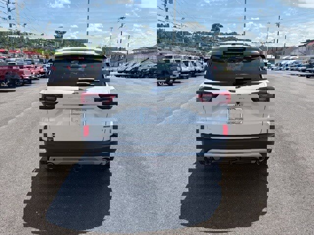 New 2025 Ford Escape SE w/ Class II Trailer Tow Package image 29