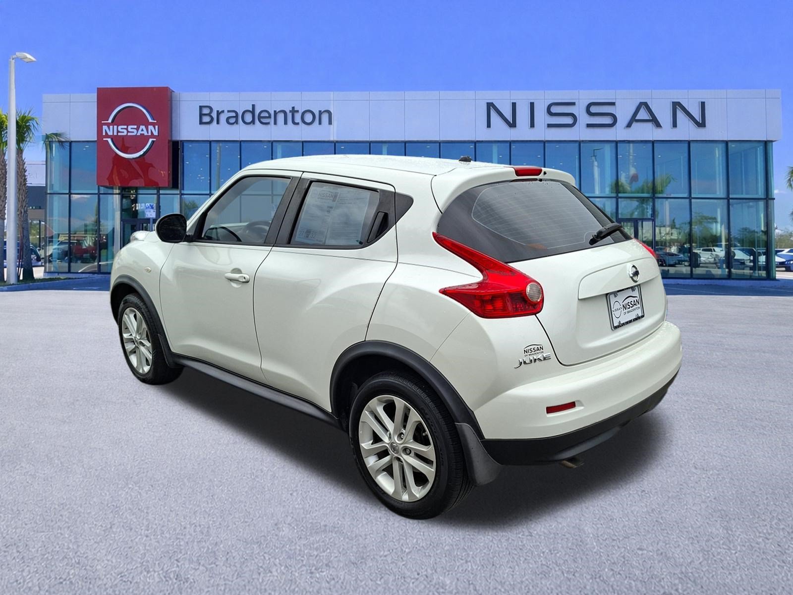 Used 2013 Nissan Juke S FWD image 7